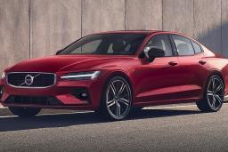 2022 Volvo S60 R-Design front left Red